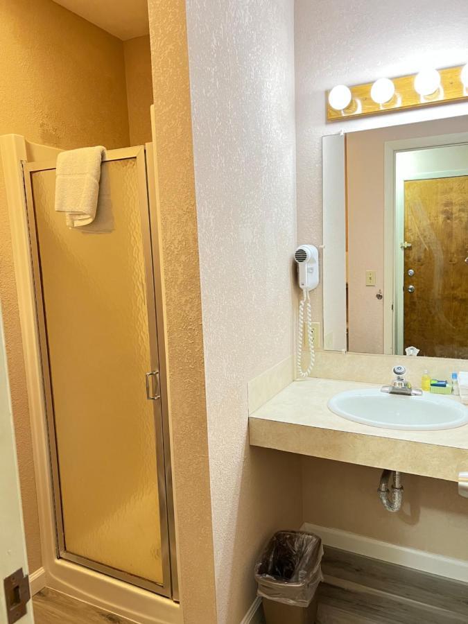 Viking Arms Inn - Ludington Extérieur photo