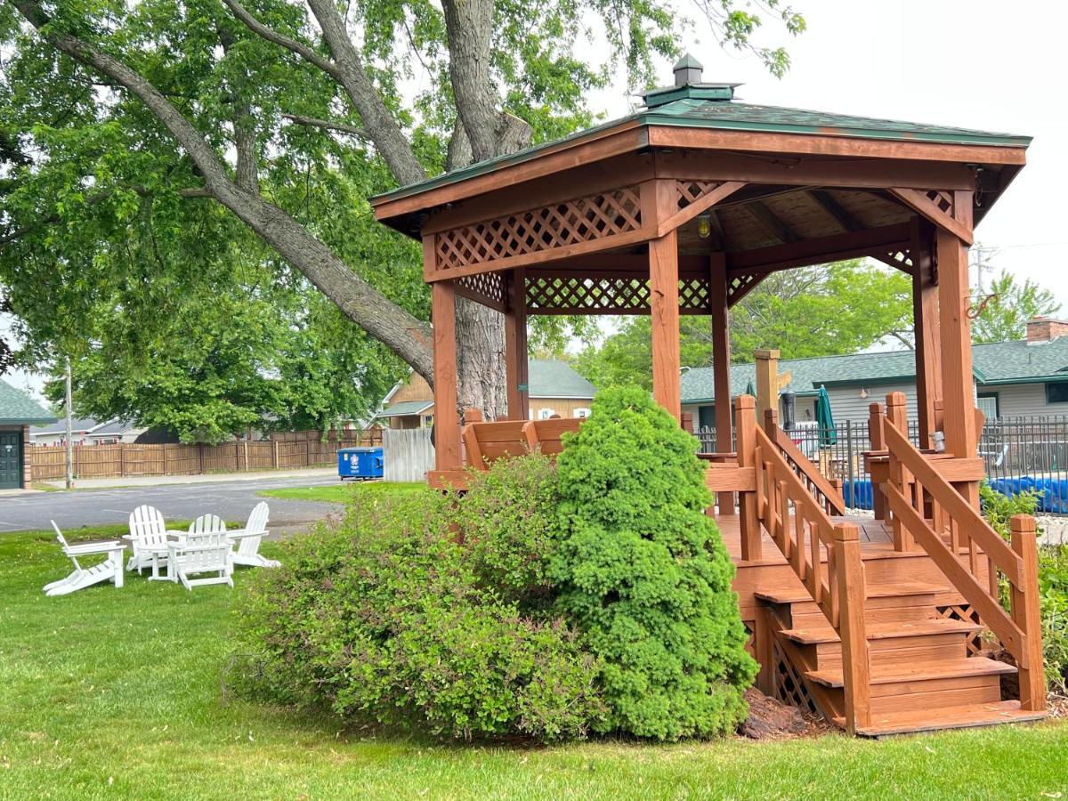 Viking Arms Inn - Ludington Extérieur photo