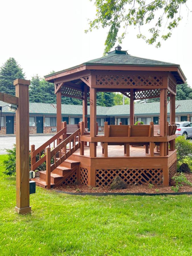 Viking Arms Inn - Ludington Extérieur photo