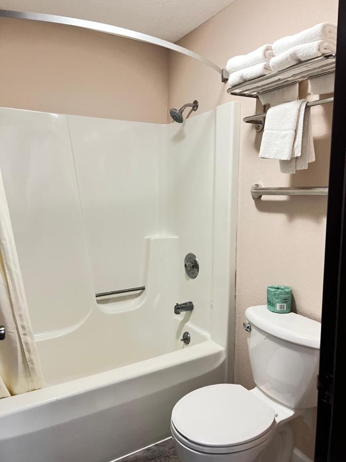 Viking Arms Inn - Ludington Extérieur photo
